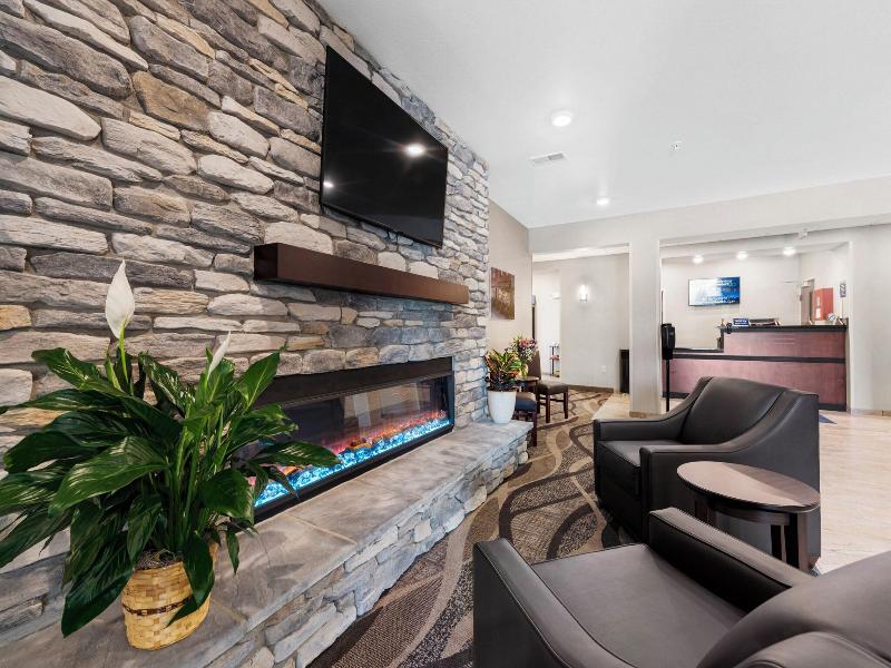 Cobblestone Hotel & Suites - Urbana image