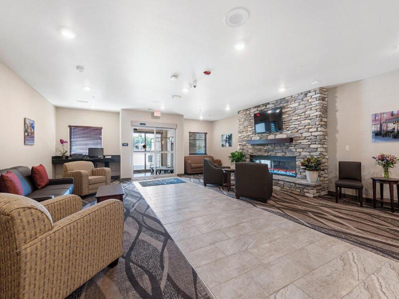 Cobblestone Hotel & Suites - Urbana image