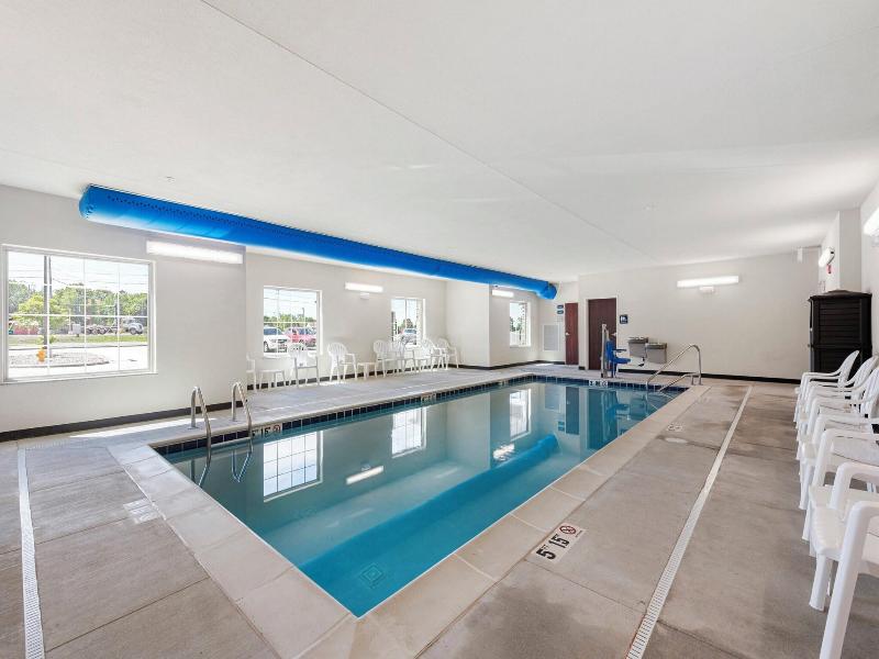 Cobblestone Hotel & Suites - Urbana image