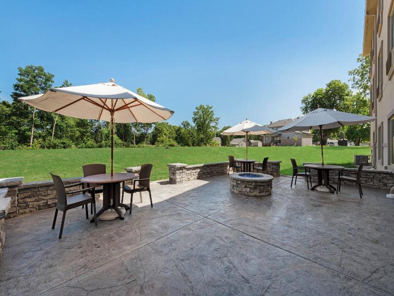 Cobblestone Hotel & Suites - Urbana image