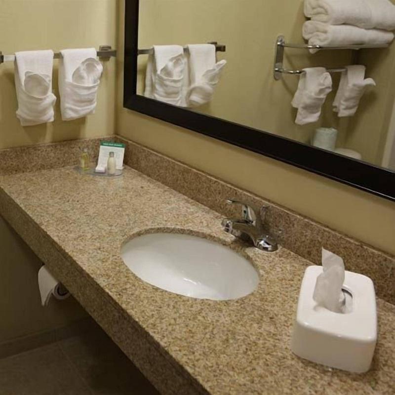 Cobblestone Hotel & Suites - Wayne image