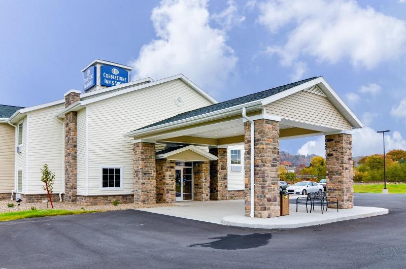 Cobblestone Inn & Suites - Ambridge image