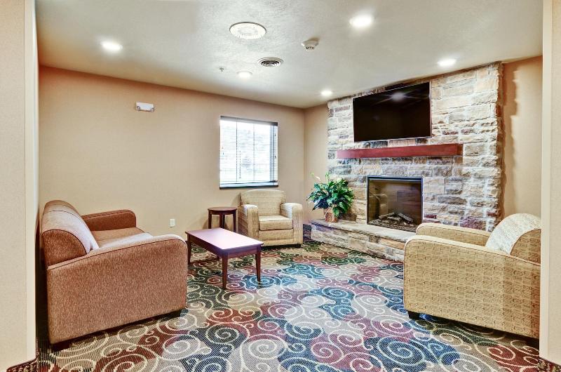 Cobblestone Inn & Suites - Ambridge image