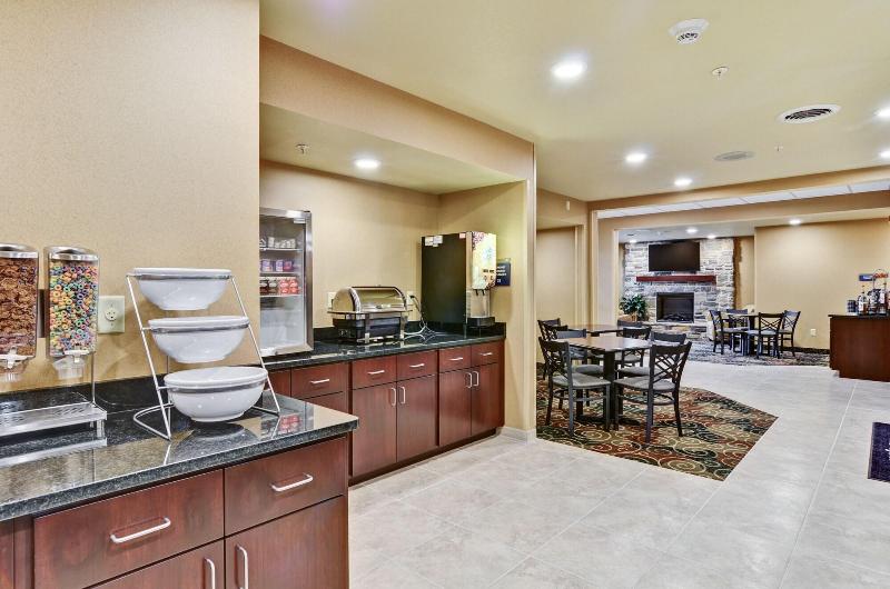 Cobblestone Inn & Suites - Ambridge image