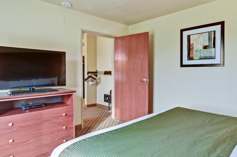 Cobblestone Inn & Suites - Ambridge image