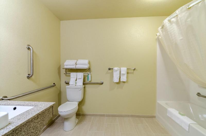 Cobblestone Inn & Suites - Ambridge image