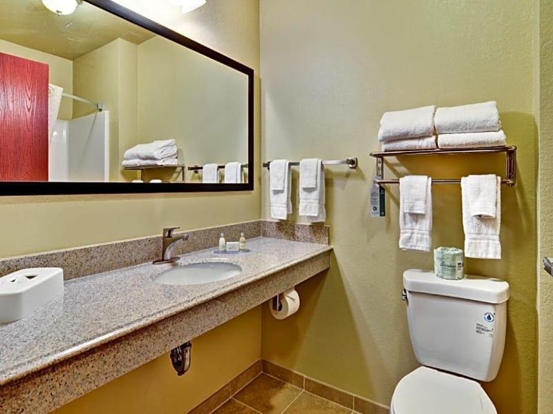 Cobblestone Inn & Suites - Ambridge image