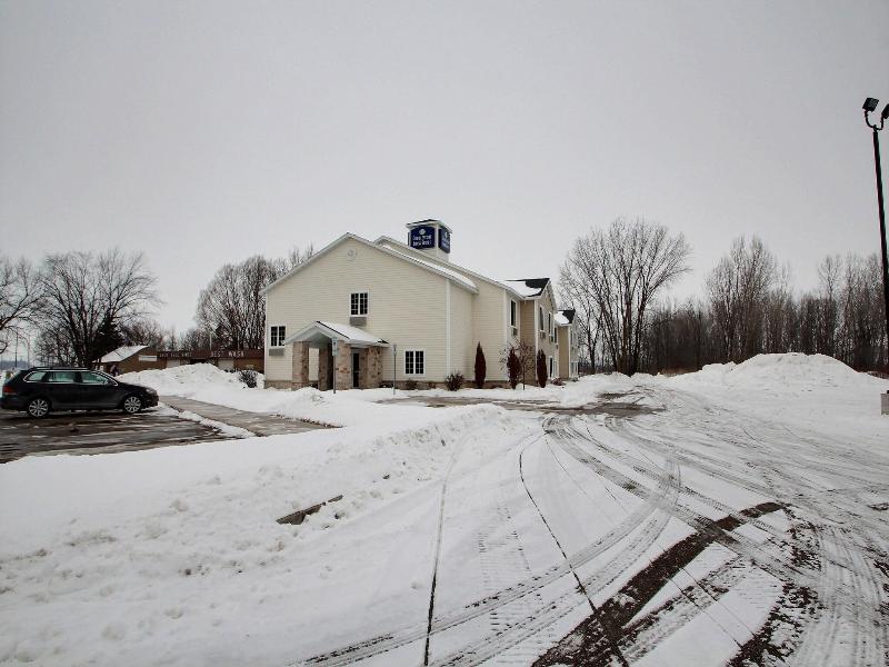 Cobblestone Inn & Suites - Brillion