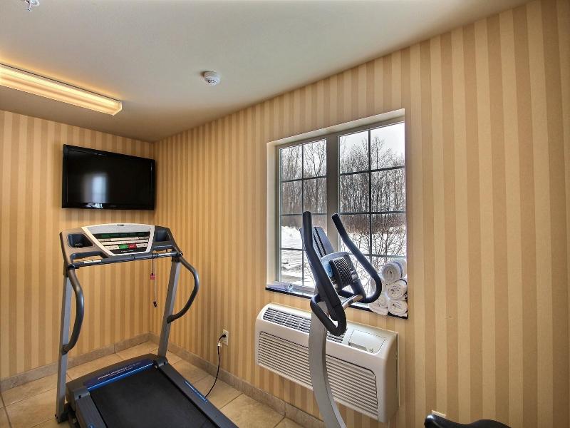 Cobblestone Inn & Suites - Brillion