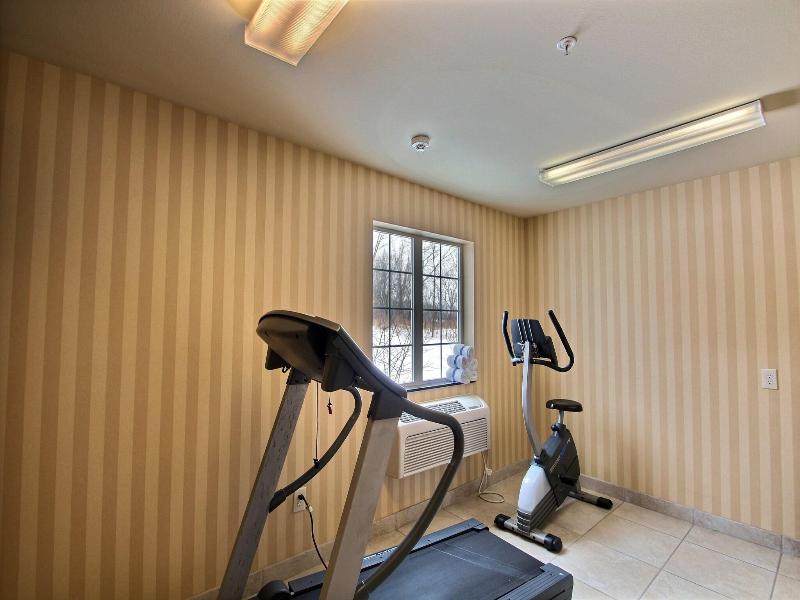 Cobblestone Inn & Suites - Brillion