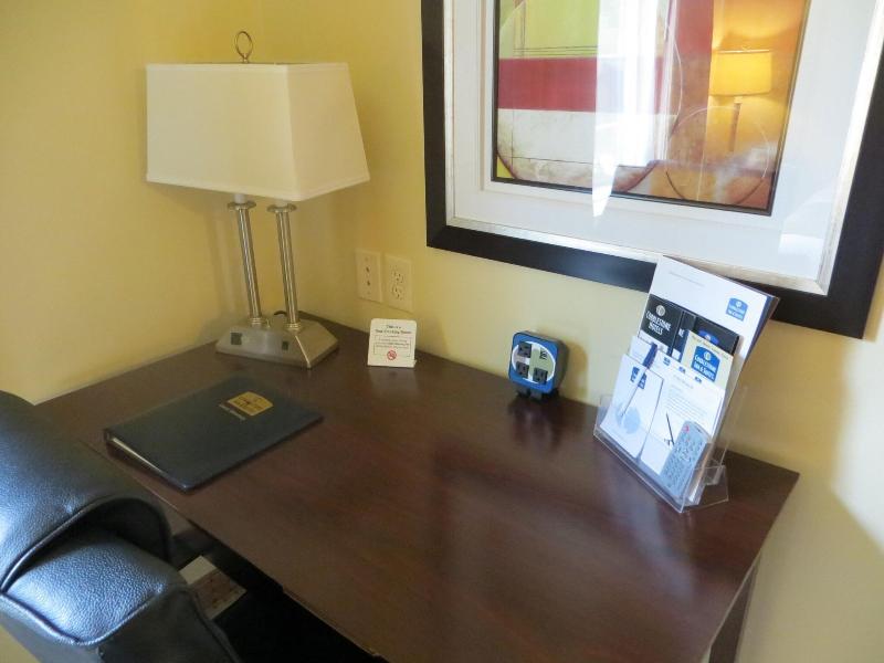Cobblestone Inn & Suites - Brillion