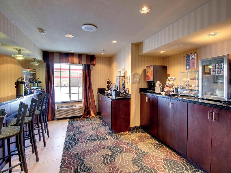 Cobblestone Inn & Suites - Carrington image