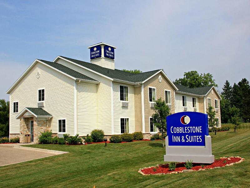 Cobblestone Inn & Suites - Clintonville image