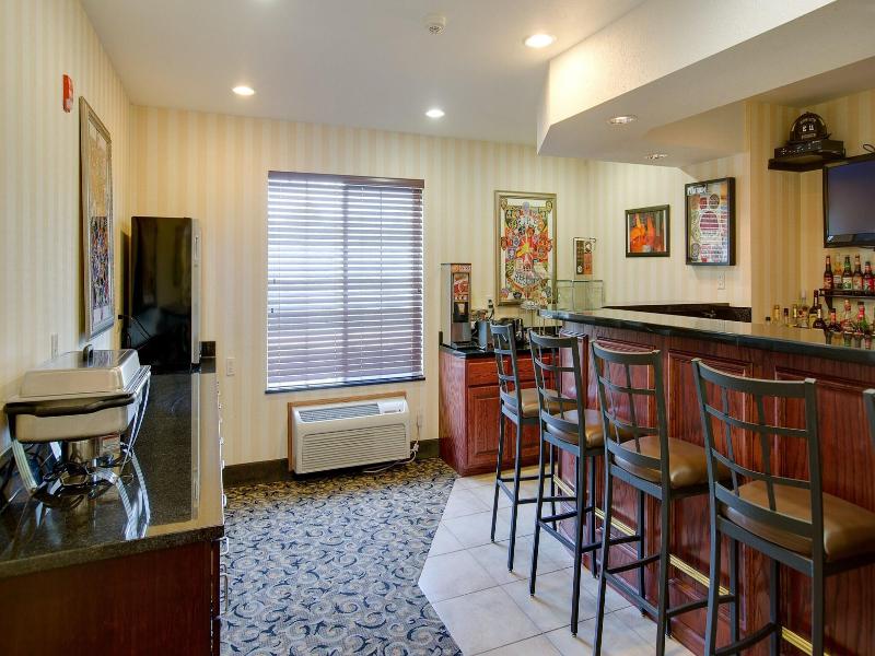 Cobblestone Inn & Suites - Clintonville image