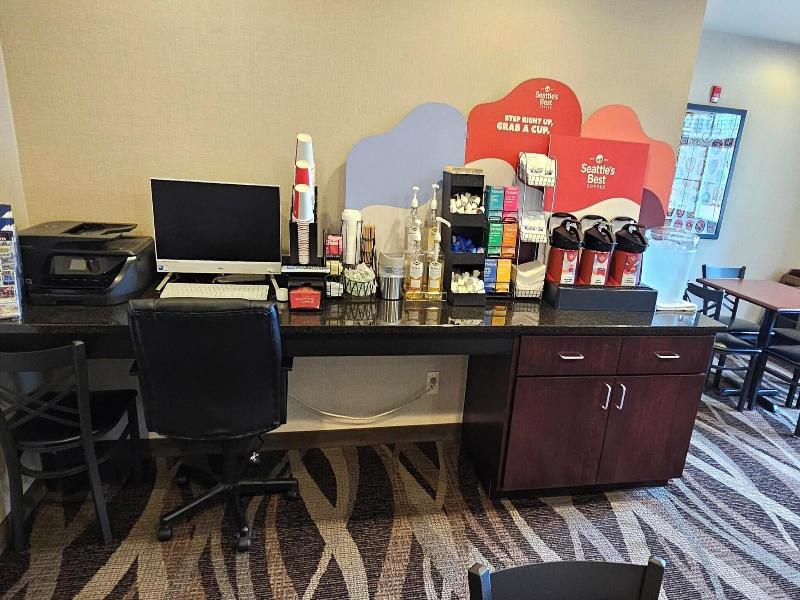 Cobblestone Inn & Suites - Clintonville image