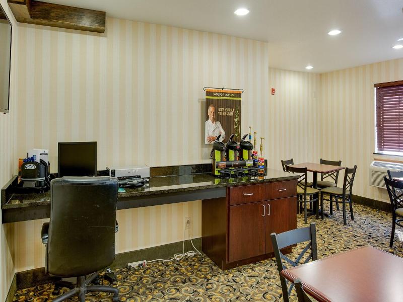 Cobblestone Inn & Suites - Clintonville image