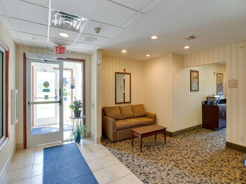 Cobblestone Inn & Suites - Clintonville image