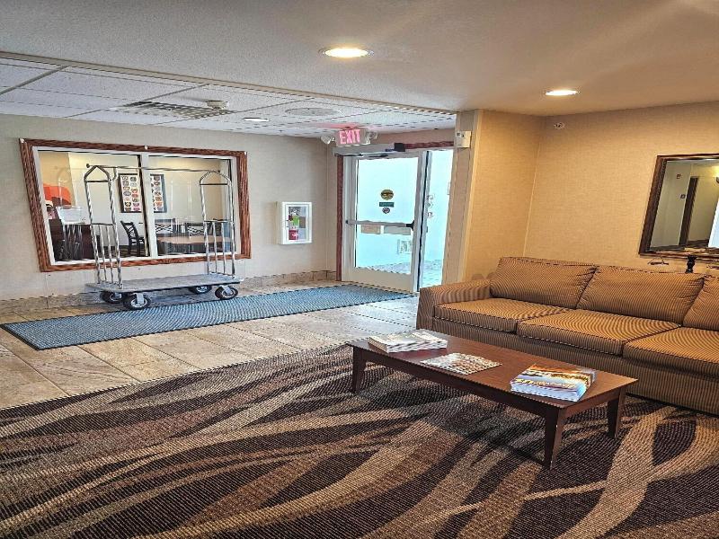 Cobblestone Inn & Suites - Clintonville image
