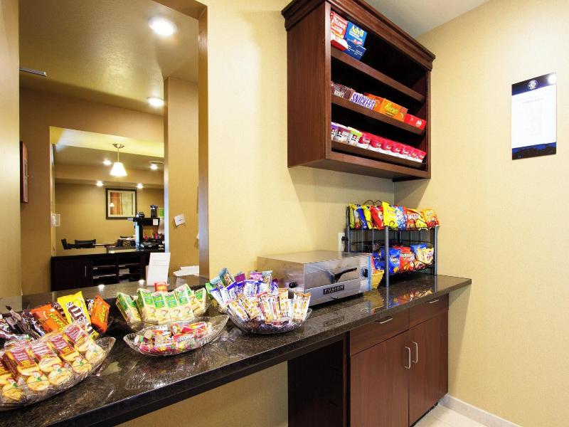 Cobblestone Inn & Suites - Corry