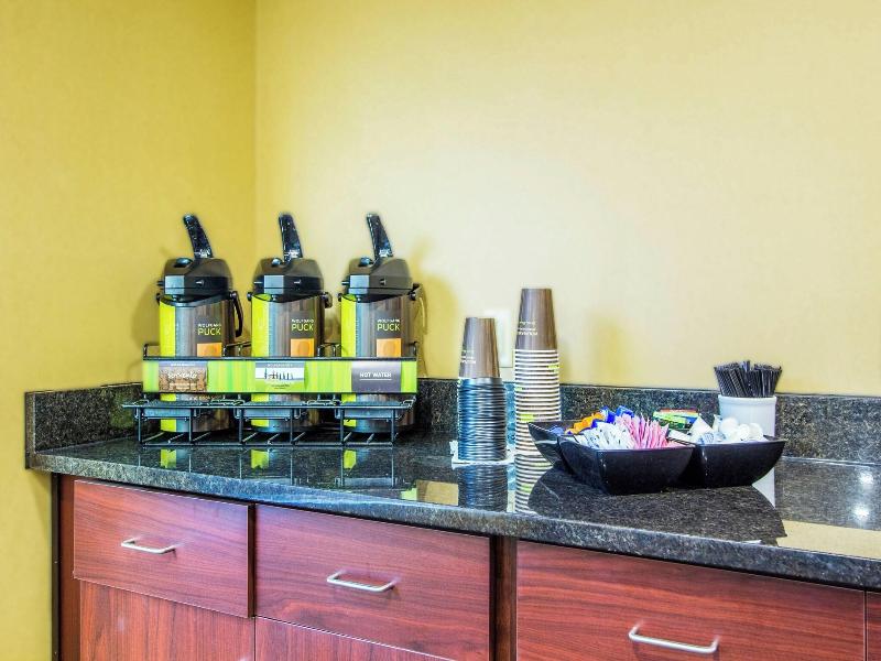 Cobblestone Inn & Suites - Corry