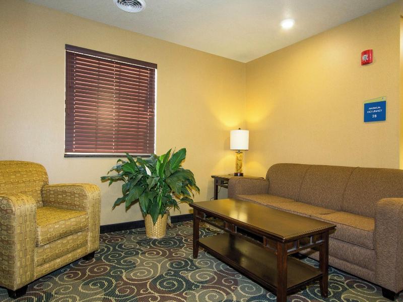 Cobblestone Inn & Suites - Corry