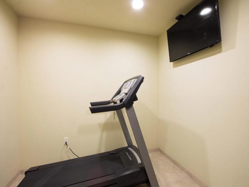 Cobblestone Inn & Suites - Eads image 4