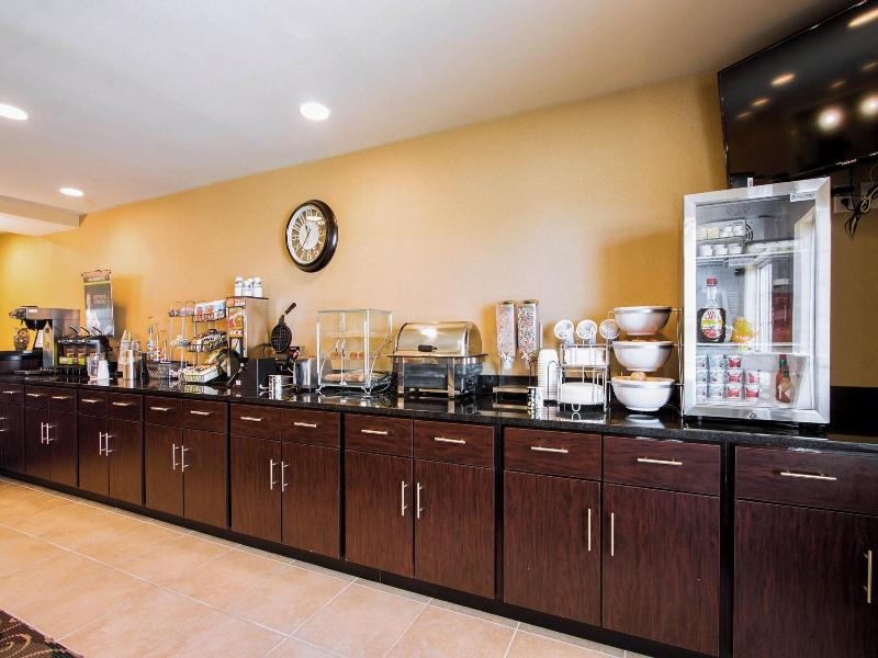 Cobblestone Inn & Suites - Eads image 3