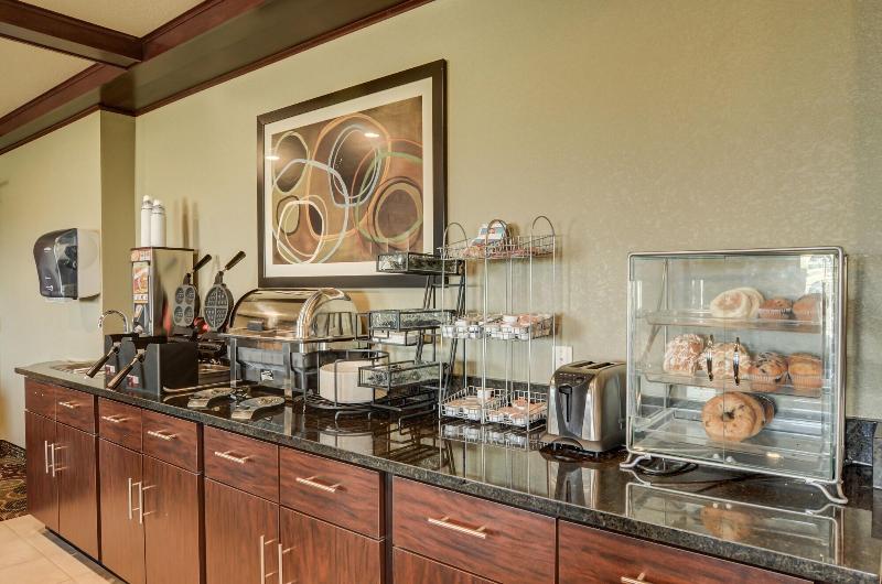 Cobblestone Inn & Suites - Eaton image