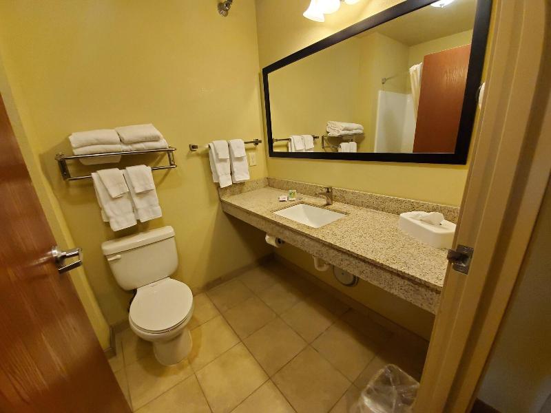 Cobblestone Inn & Suites - Eaton image
