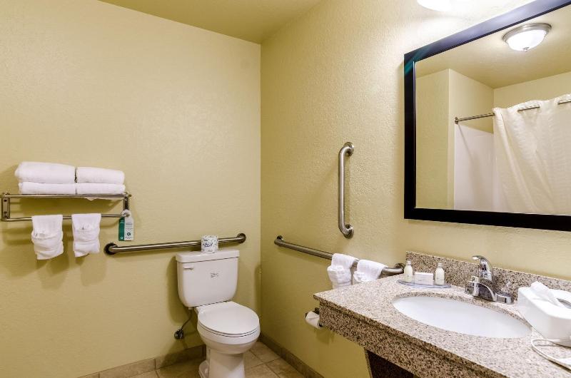 Cobblestone Inn & Suites - Eaton image