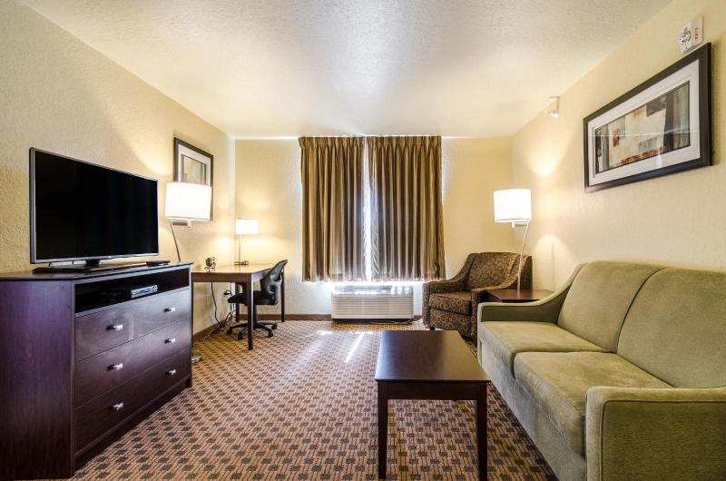 Cobblestone Inn & Suites - Eaton image