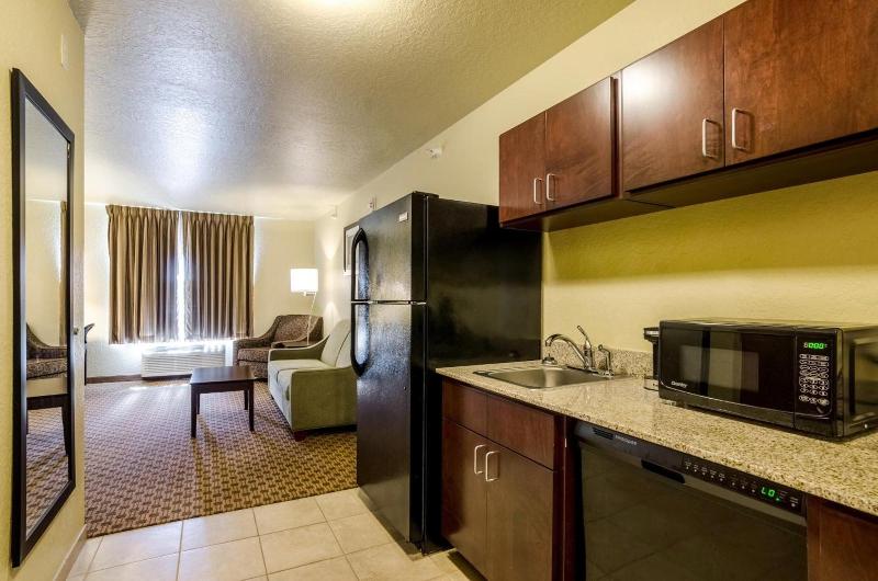 Cobblestone Inn & Suites - Eaton image