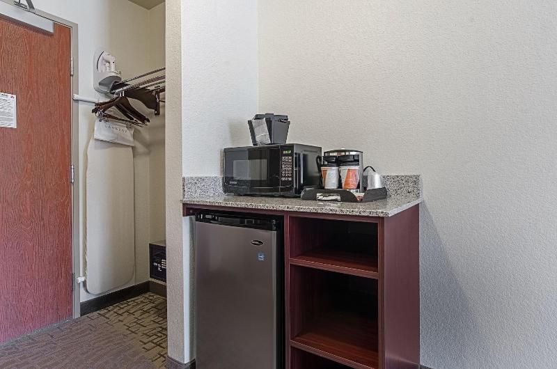 Cobblestone Inn & Suites - Guernsey image