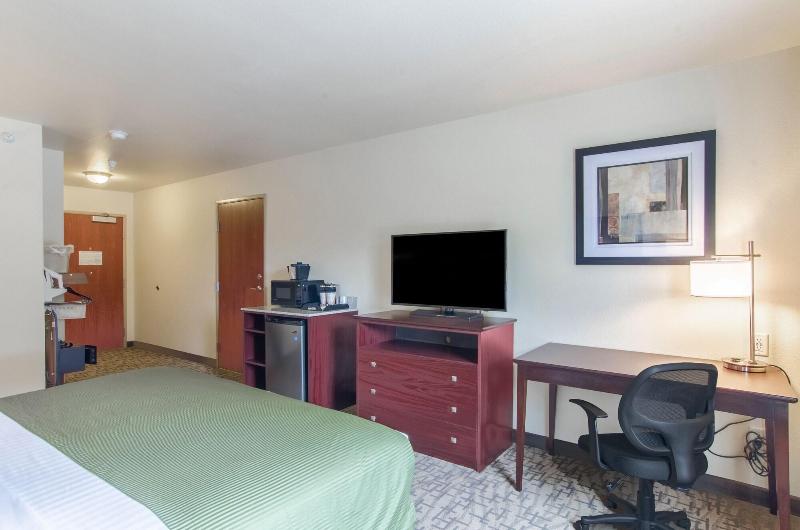 Cobblestone Inn & Suites - Guernsey image