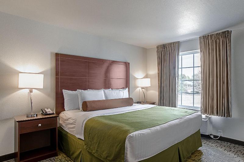 Cobblestone Inn & Suites - Guernsey image