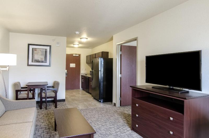 Cobblestone Inn & Suites - Guernsey image