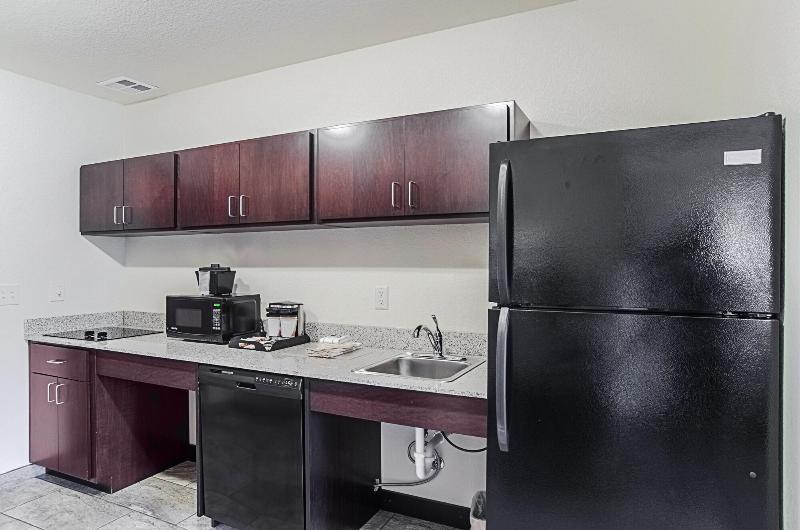 Cobblestone Inn & Suites - Guernsey image