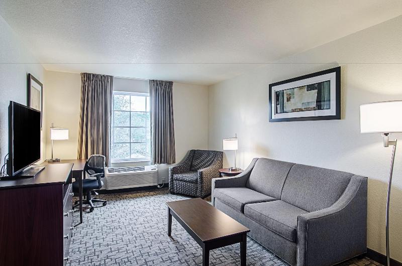 Cobblestone Inn & Suites - Guernsey image