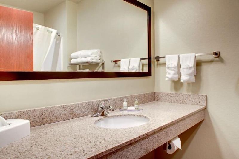 Cobblestone Inn & Suites - Harper image 7