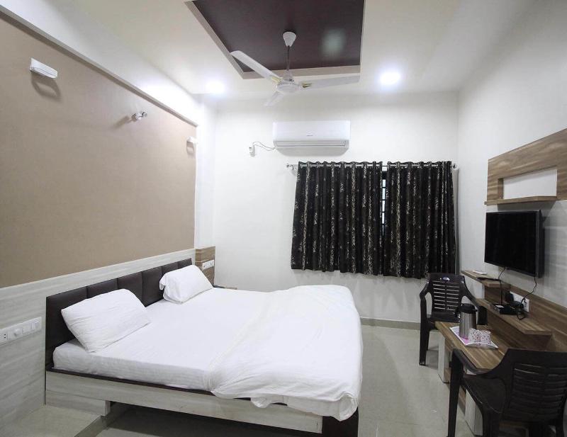 Shree Hotel 4