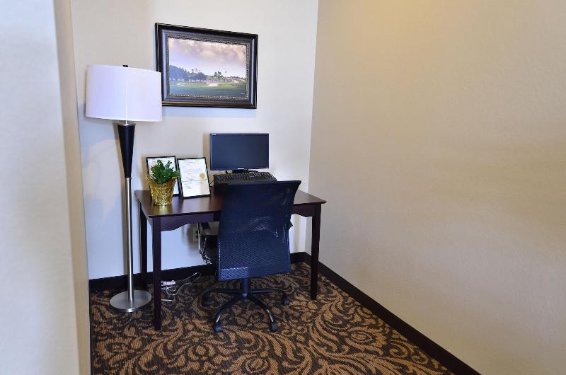 Cobblestone Inn & Suites - Holstein image