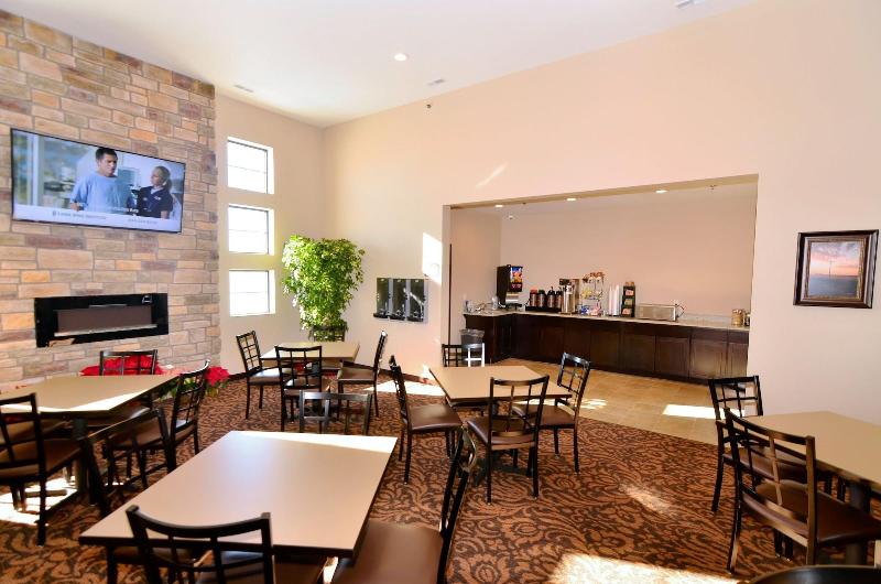 Cobblestone Inn & Suites - Holstein image