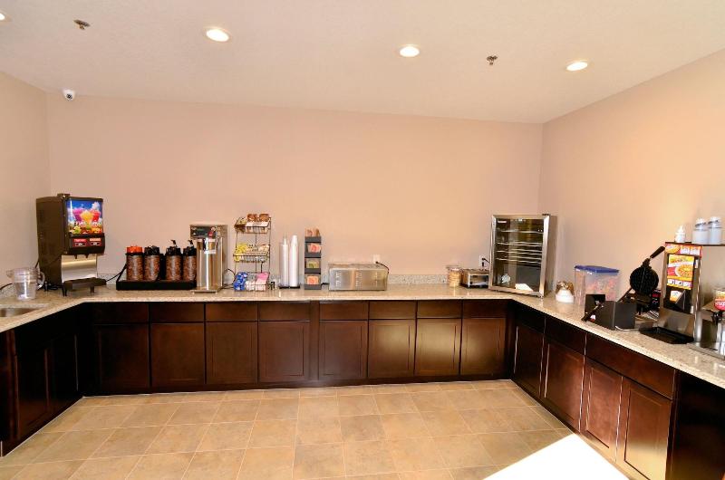 Cobblestone Inn & Suites - Holstein image