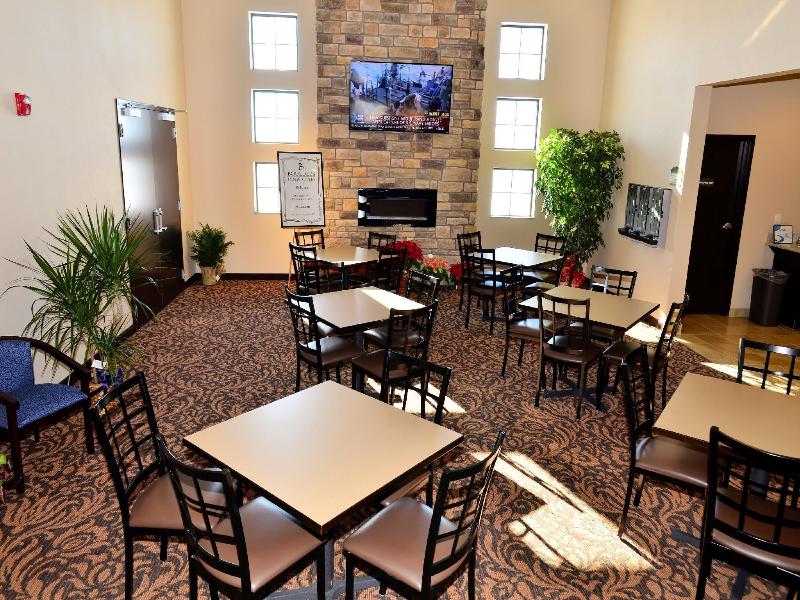 Cobblestone Inn & Suites - Holstein image