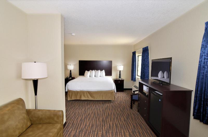 Cobblestone Inn & Suites - Holstein image