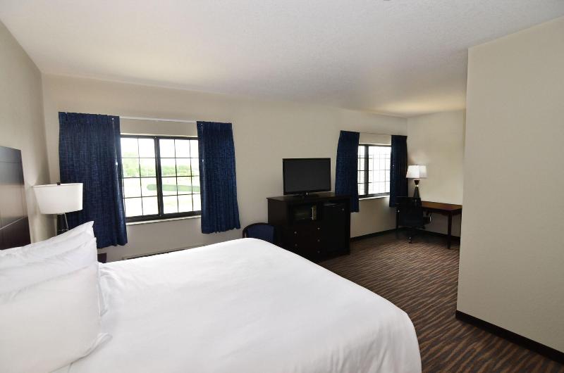 Cobblestone Inn & Suites - Holstein image