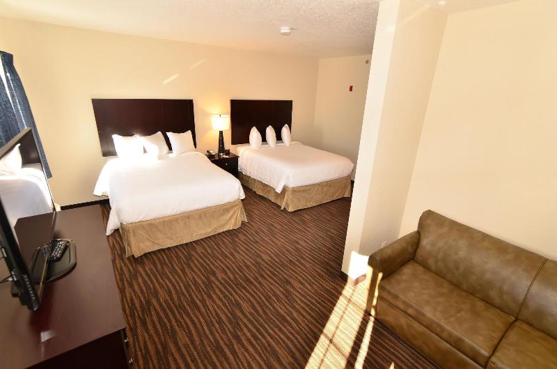 Cobblestone Inn & Suites - Holstein image