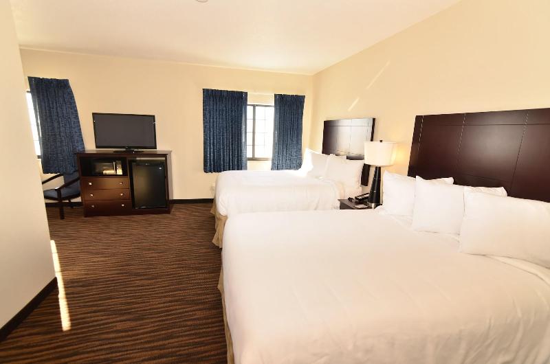 Cobblestone Inn & Suites - Holstein image