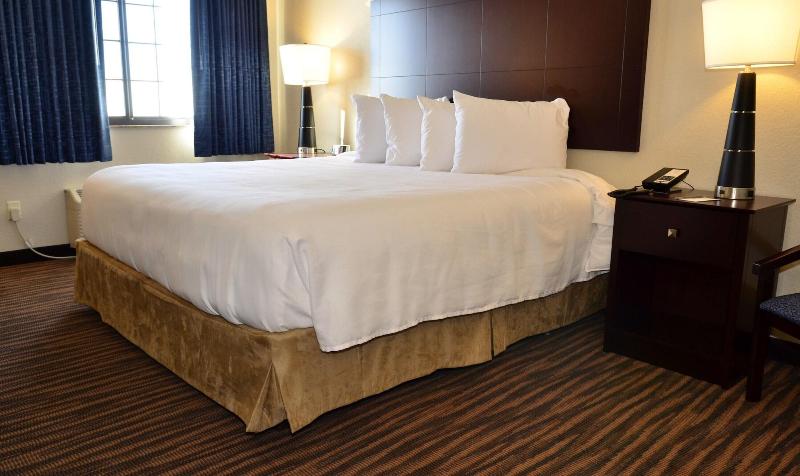 Cobblestone Inn & Suites - Holstein image