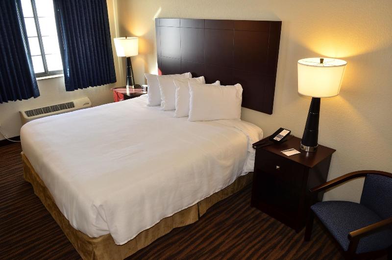 Cobblestone Inn & Suites - Holstein image